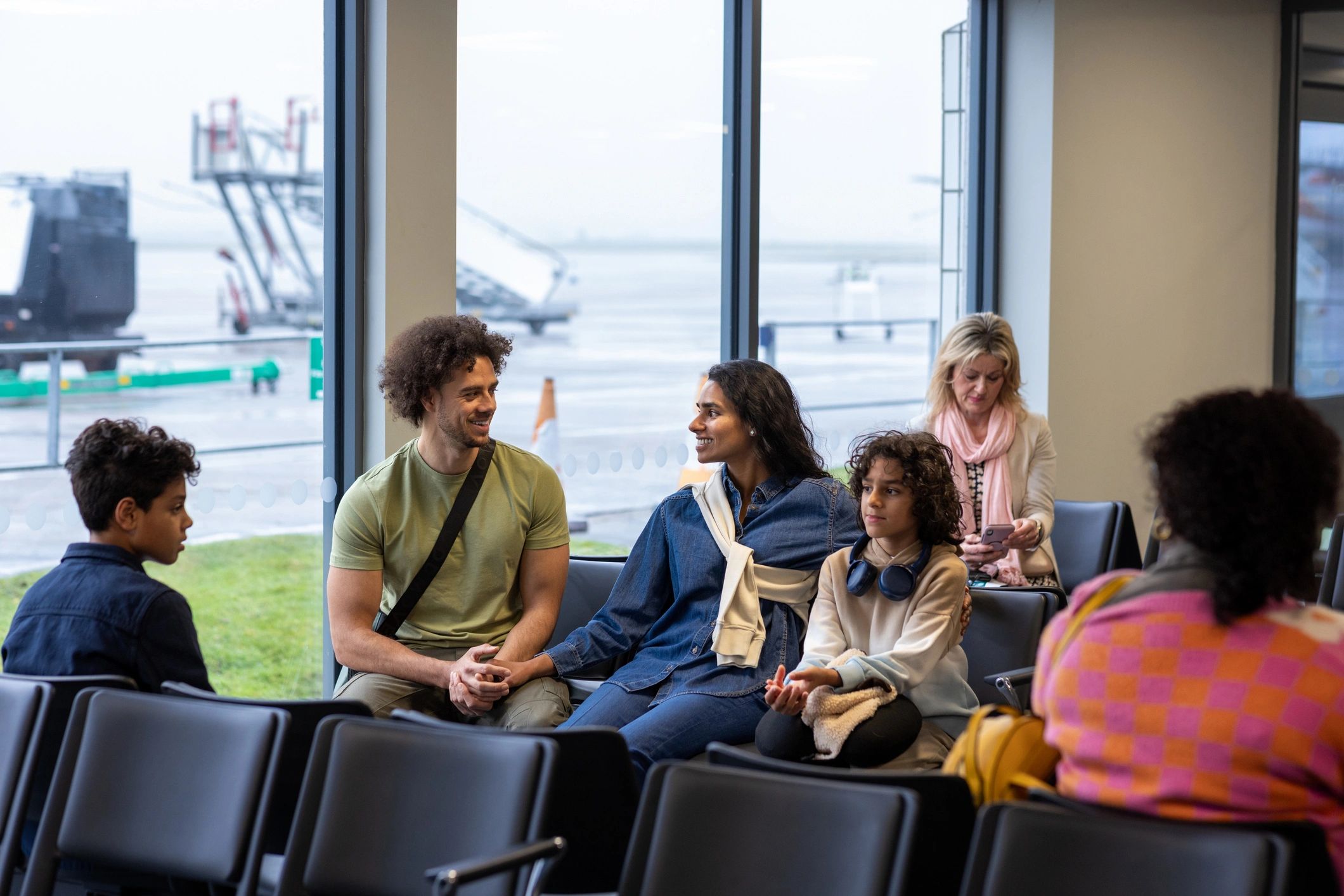 Sala de espera de aeropuerto internacional